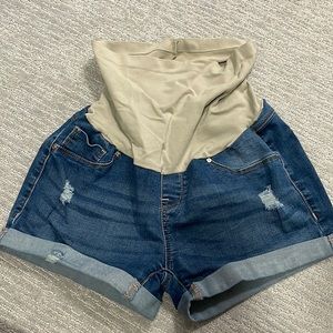 Maternity shorts